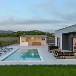 Villa Vedro Nebo, Xl Heated Pool