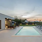 Villa Vedro Nebo, Xl Heated Pool *