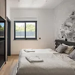 Vedro Nebo, Xl Heated Pool Villa