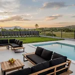 Vedro Nebo, Xl Heated Pool Villa *