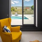 Vedro Nebo, Xl Heated Pool Villa