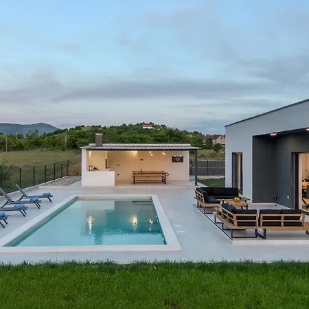 Villa Vedro Nebo, Xl Heated Pool