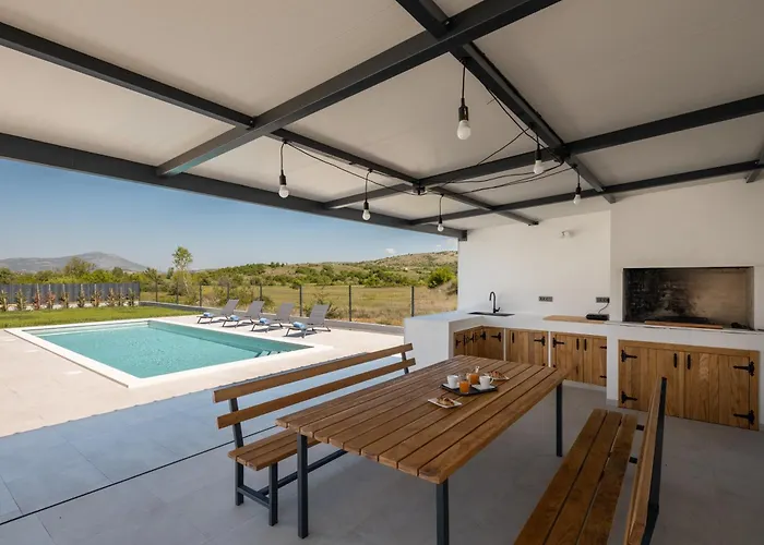 Vedro Nebo, Xl Heated Pool Villa *