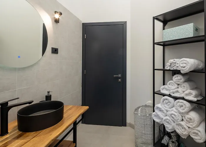 Vedro Nebo, Xl Heated Pool *