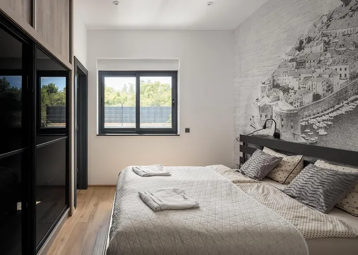 Vedro Nebo, Xl Heated Pool Villa