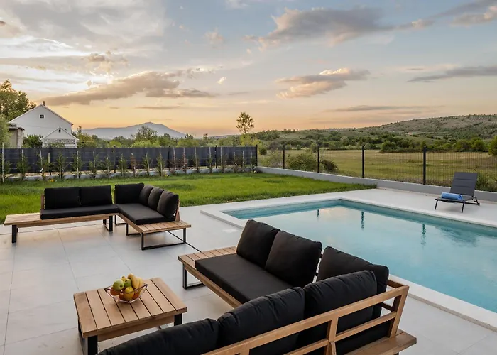 Vedro Nebo, Xl Heated Pool Villa *