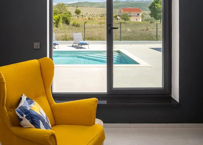 Vedro Nebo, Xl Heated Pool Villa