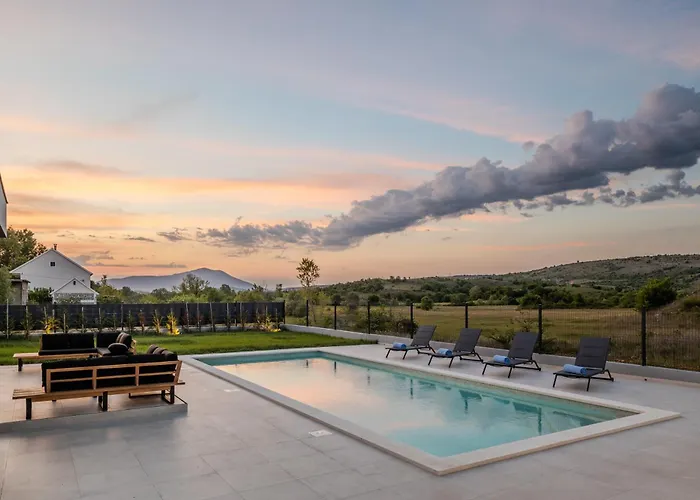 Vedro Nebo, Xl Heated Pool Villa Umljanovic